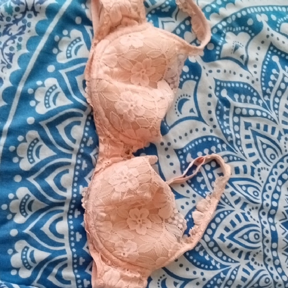 Victoria's Secret Lace Bra - Soft Peach